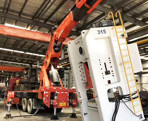 庐江县附近随车吊出租，轻松解决运输难题