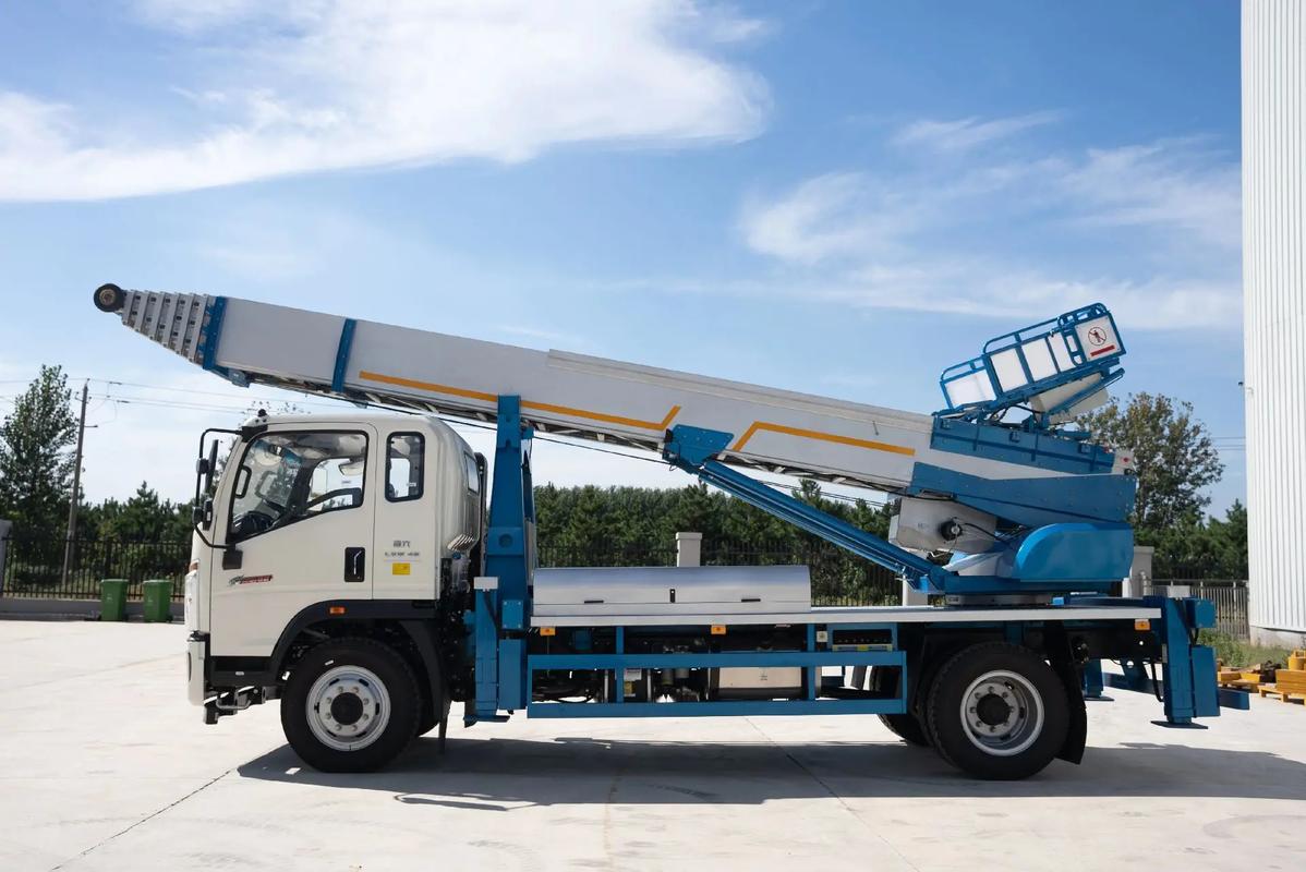 庐江县云梯上料车租赁费用