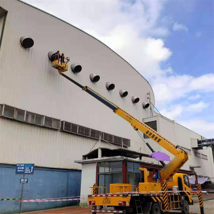 庐江县高空作业车出租服务：专业广告牌安装解决方案